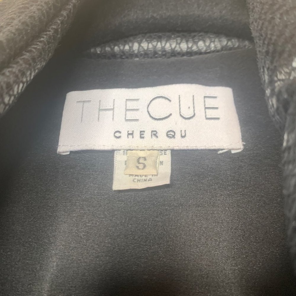 The Cue Cherqu Coat - Picture 2 of 4